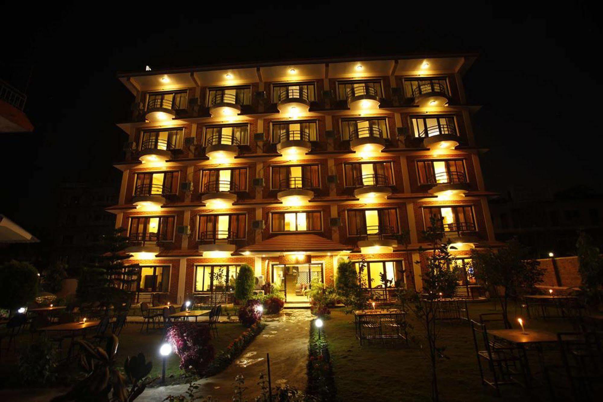Hotel Dandelion Pokhara Exterior photo