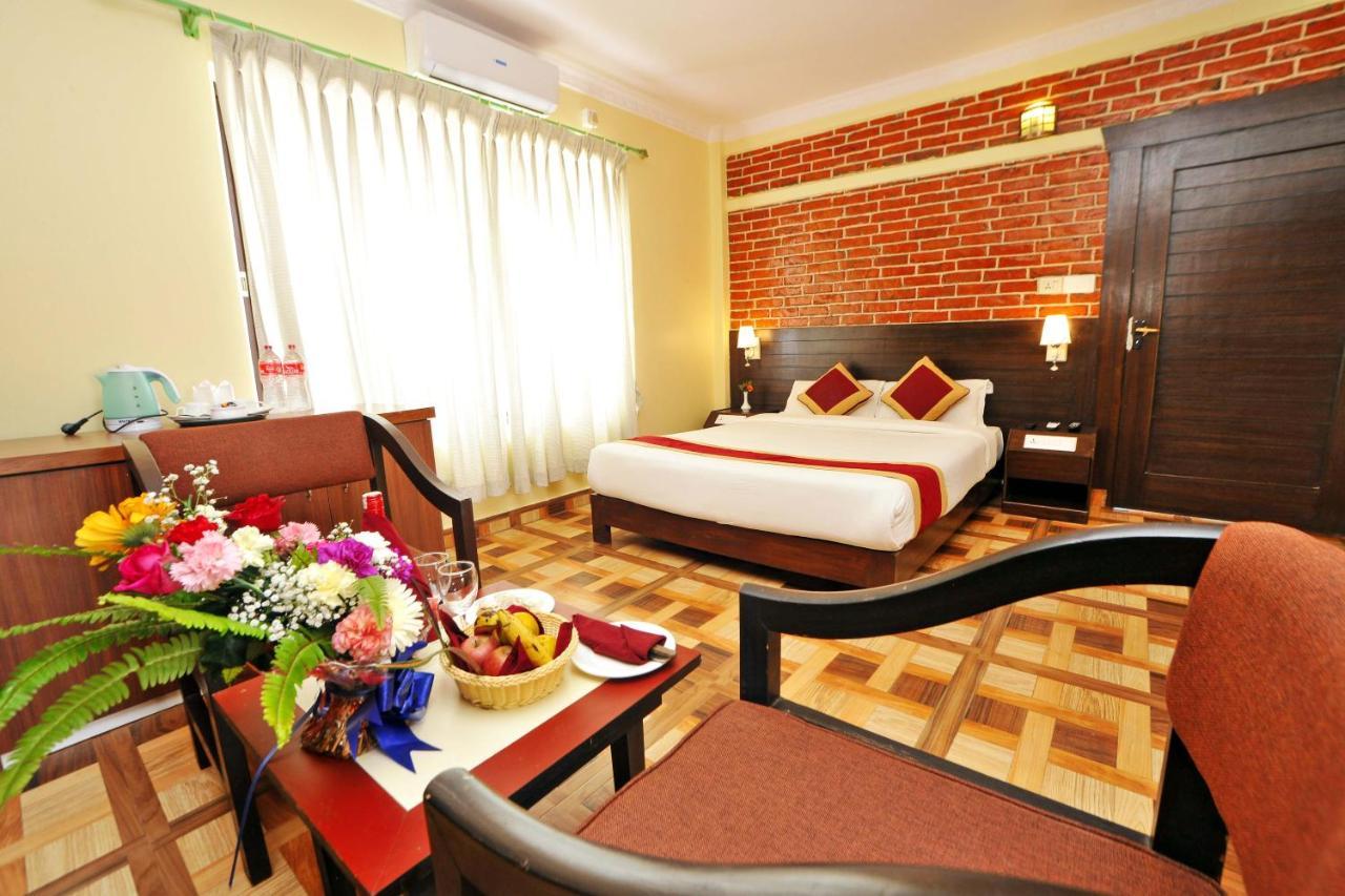 Hotel Dandelion Pokhara Exterior photo