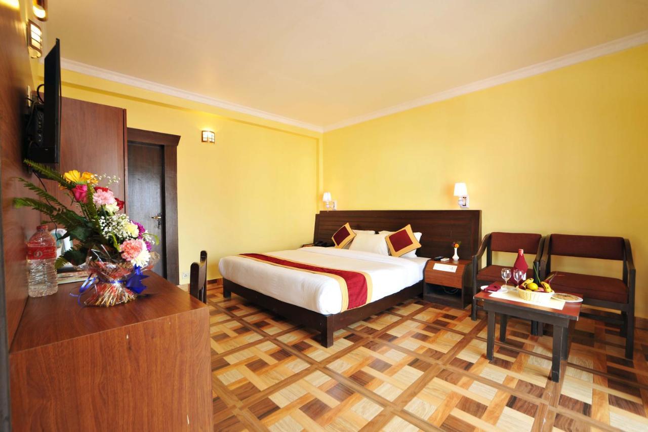 Hotel Dandelion Pokhara Exterior photo